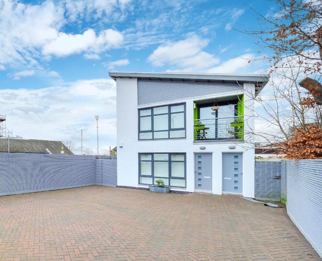 Mosspark Boulevard Exec Apartment i Free Parking Glasgow Eksteriør bilde