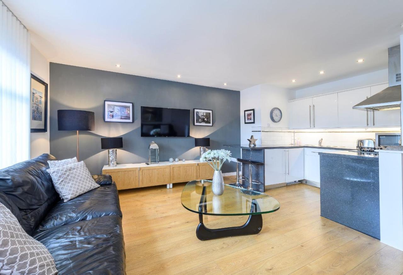Mosspark Boulevard Exec Apartment i Free Parking Glasgow Eksteriør bilde