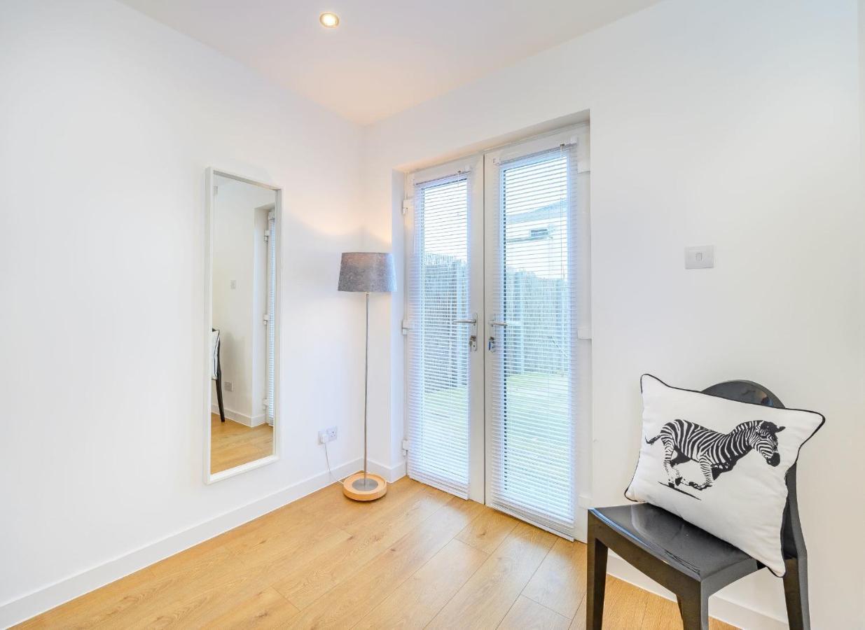 Mosspark Boulevard Exec Apartment i Free Parking Glasgow Eksteriør bilde