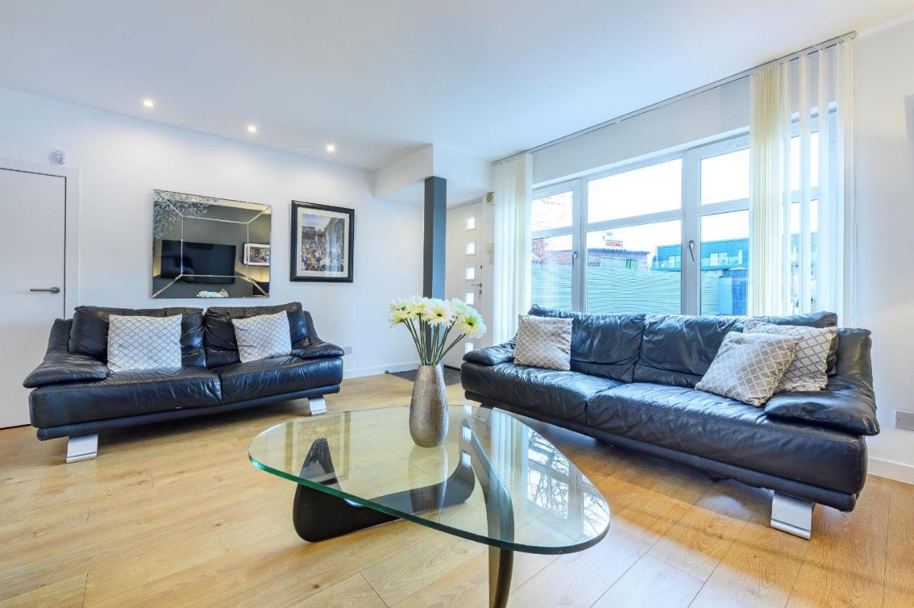 Mosspark Boulevard Exec Apartment i Free Parking Glasgow Eksteriør bilde