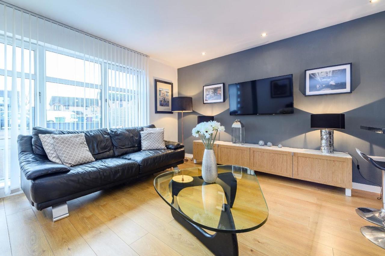 Mosspark Boulevard Exec Apartment i Free Parking Glasgow Eksteriør bilde